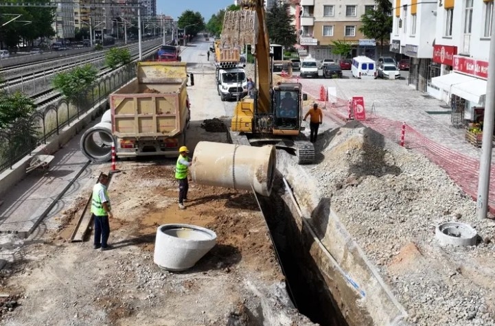 Konya Büyükşehir, 1 Yılda 574 Kilometre Yeni Su ve Kanalizasyon Şebekesi Kurdu