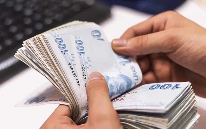 Emeklinin gözü bu haberde! İşte bayram ikramiyesi için konuşulan rakam