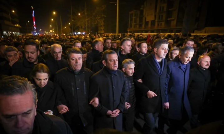 Adıyaman'da 6 Şubat Depremleri İçin Anma Yürüyüşü