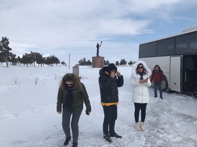 Turistlere tabyalarda kar engeli