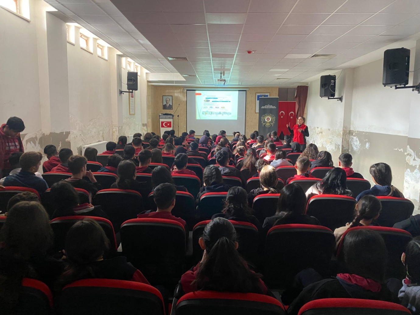 Erzurum’da “Gençlik ve Güvenli Gelecek” Projesi Kapsamında Öğrencilere Bilgilendirme Yapıldı
