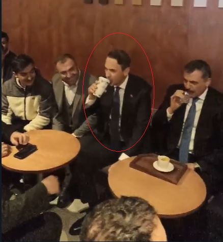 Bakan Bayraktar'dan boykota Erzurum'dan yanıt! EspressoLab'a gitti