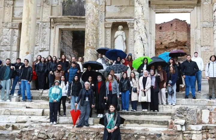 Efes Selçuk’ta 61. Kütüphane Haftası Etkinlikleri Başladı