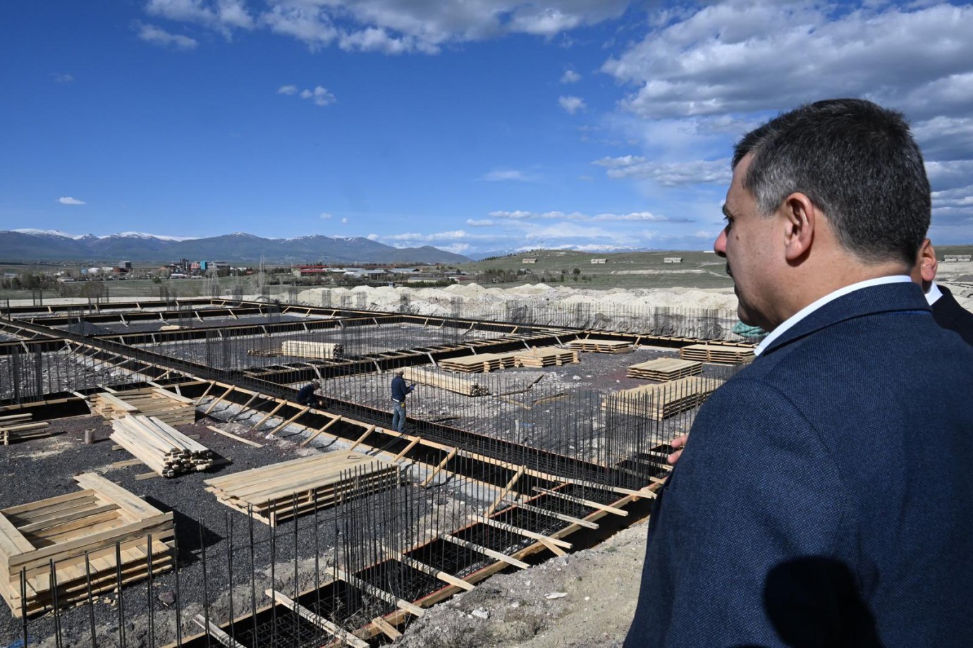 Erzurum 2. OSB'de fabrikalar yükseliyor