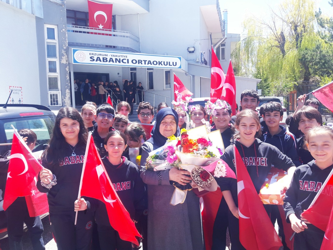 Erzurumlu şehit annesiyle duygusal buluşma
