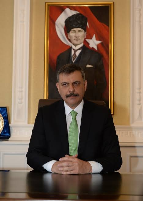 Erzurum Valisinden, oğlunun paylaşımlarına açıklama geldi