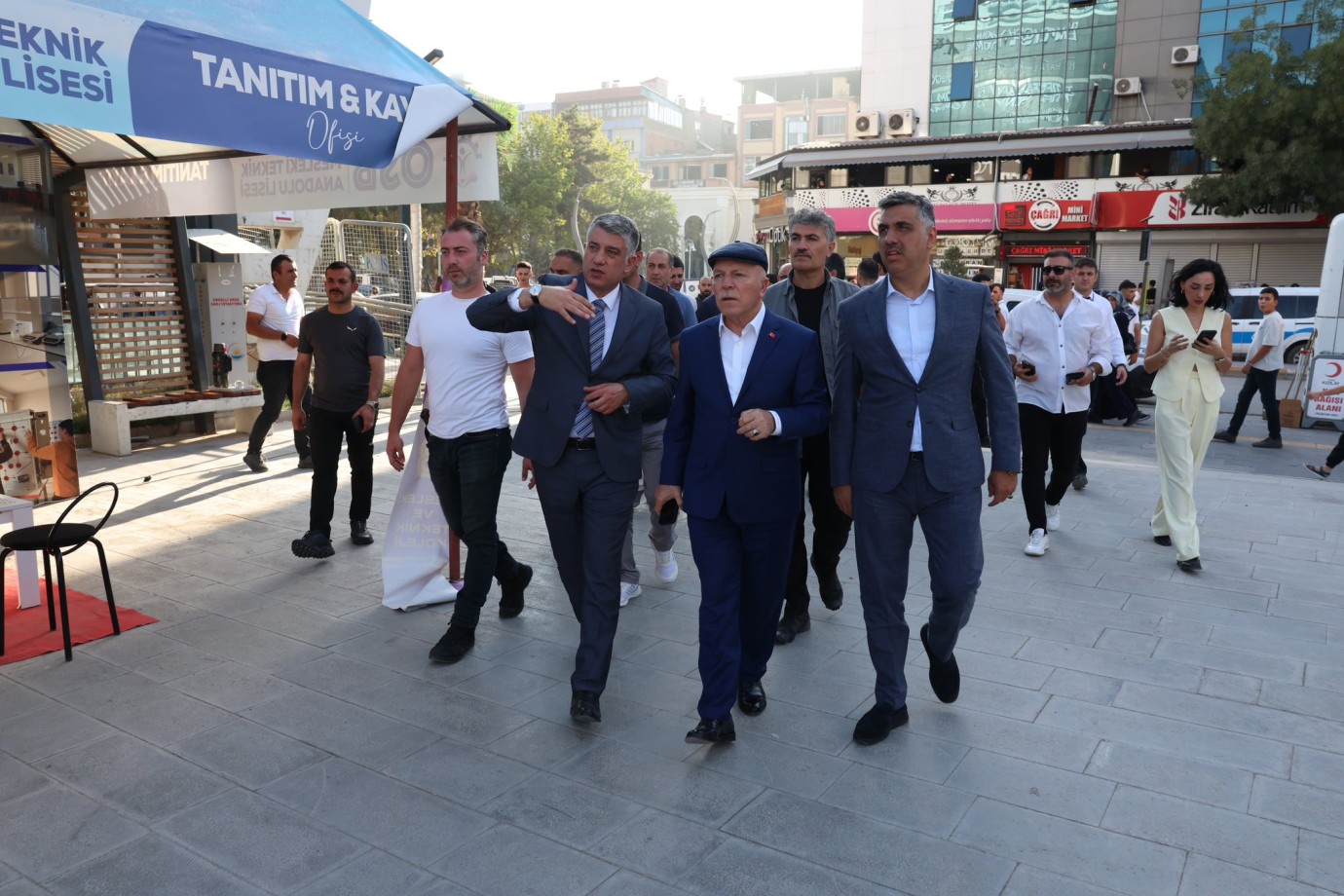 Başkan Sekmen Van'a Halk Pazarı kuruyor