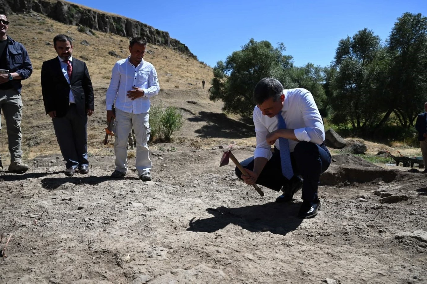 Parmaksız Kale Höyüğü’nde 5 bin yıllık izler gün yüzüne çıkıyor