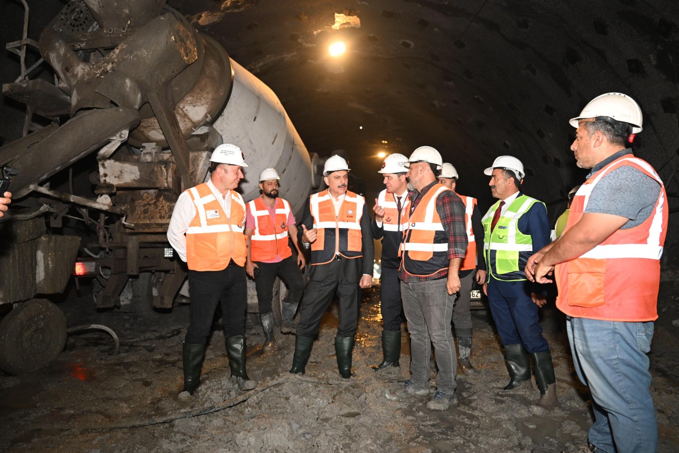 Vali Çiftçi Kırık Tüneli'nde incelemelerde bulundu
