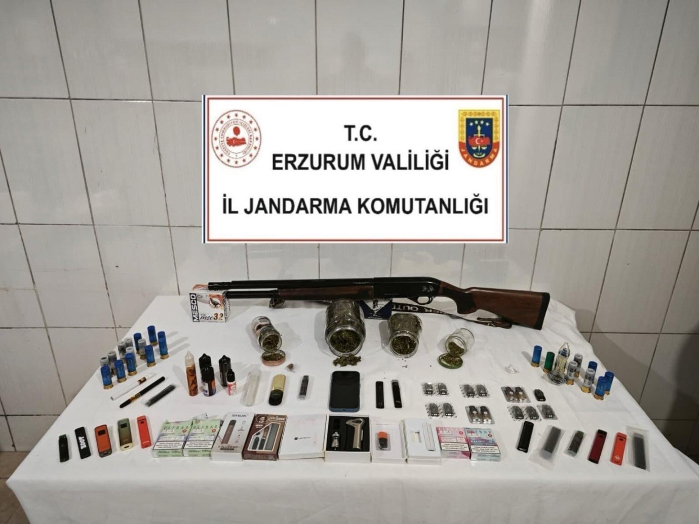 Erzurum’da jandarma ekipleri göz açtırmıyor
