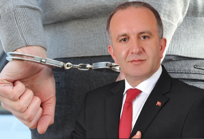 Erzurumlu belediye başkanı zimmet suçundan aranıyor