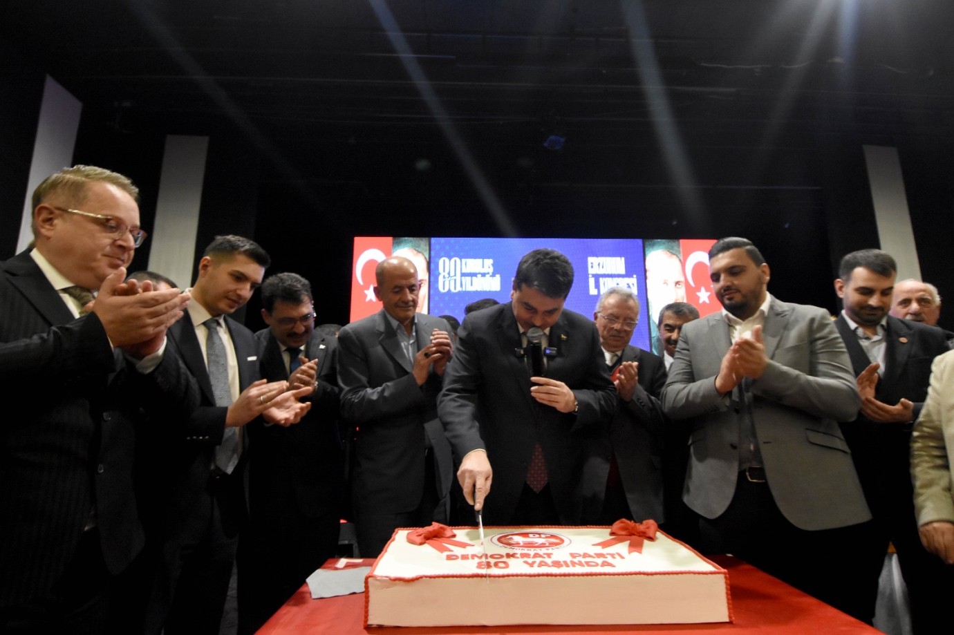 Demokrat Parti’nin Erzurum İl Kongresi büyük coşkuyla gerçekleşti