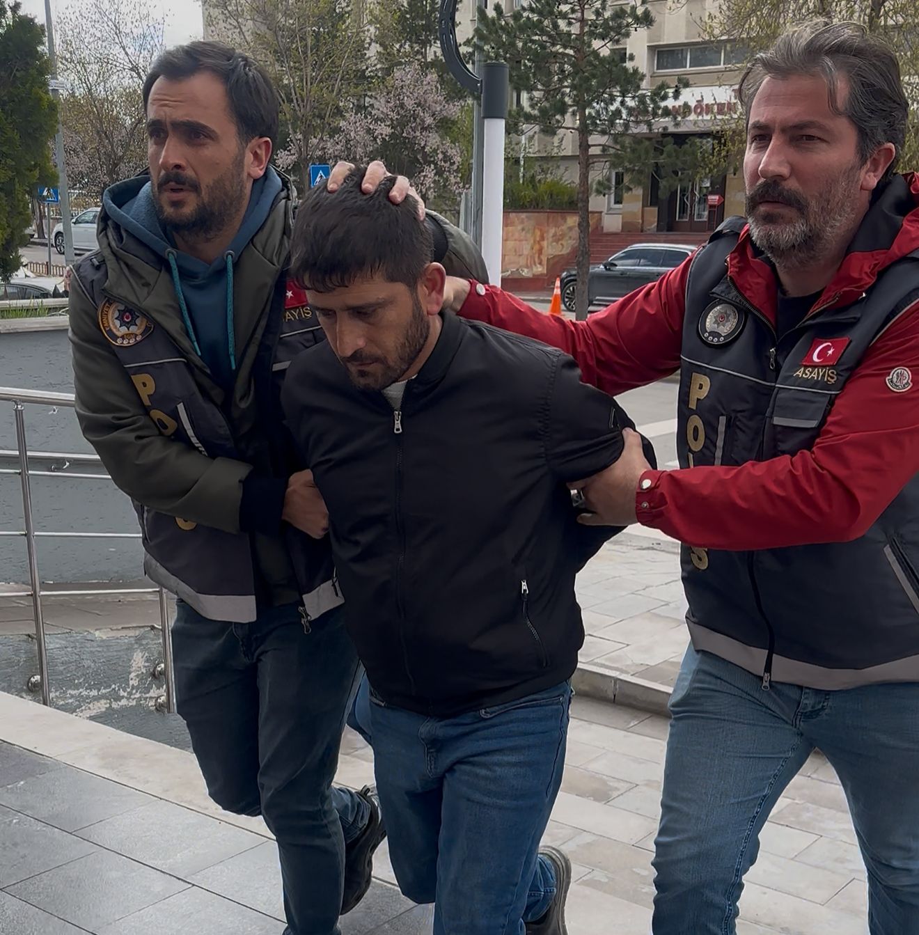 Erzurum'daki cinayet ve yaralamanın şüphelisi adliyeye sevk edildi