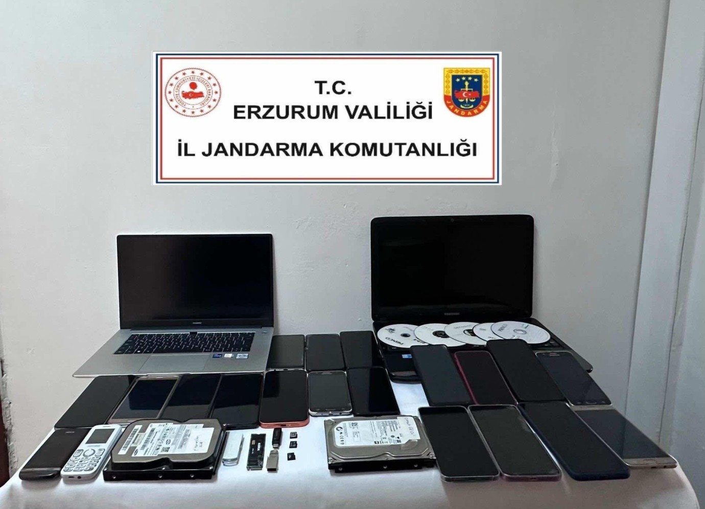 Facebook dolandırıcılığına operasyon